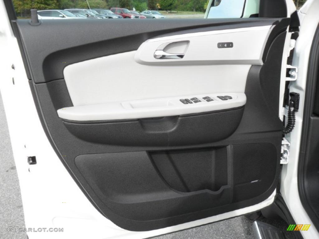 2011 Chevrolet Traverse LTZ Light Gray/Ebony Door Panel Photo #38822456
