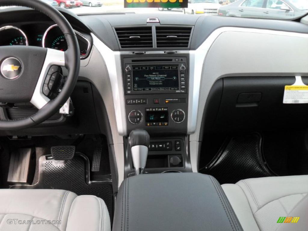 2011 Chevrolet Traverse LTZ Light Gray/Ebony Dashboard Photo #38822612