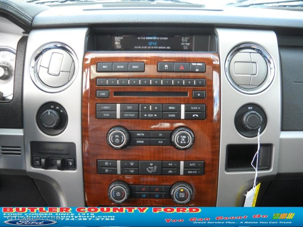 2010 F150 Lariat SuperCrew 4x4 - Ingot Silver Metallic / Black photo #22
