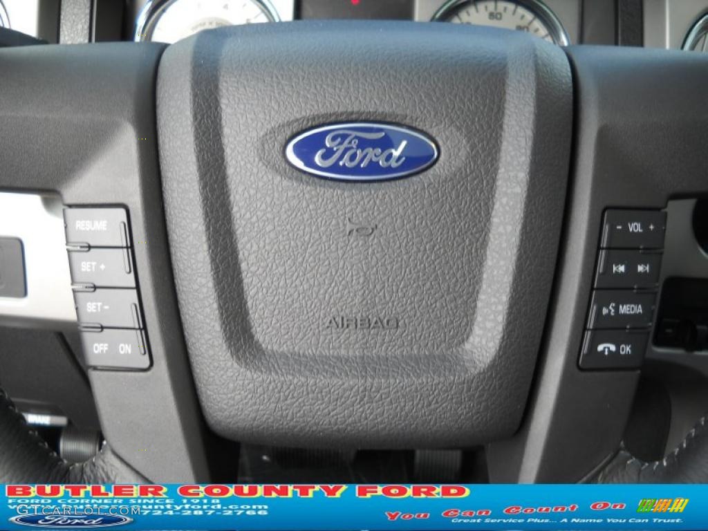 2010 F150 Lariat SuperCrew 4x4 - Ingot Silver Metallic / Black photo #24