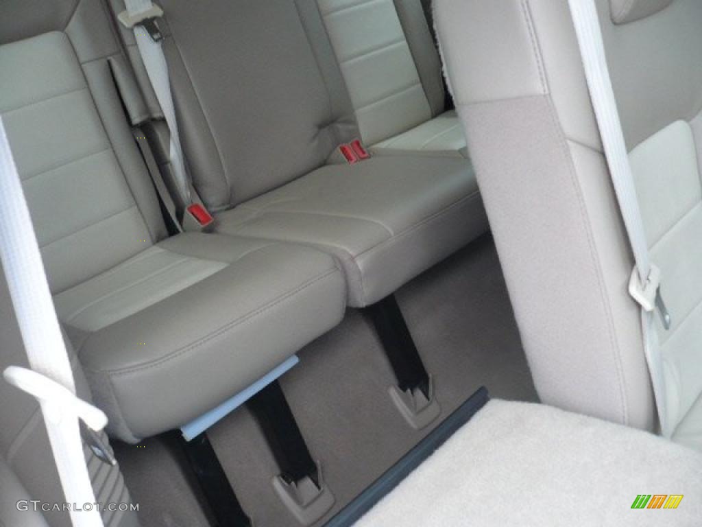 Medium Parchment Interior 2006 Ford Expedition Eddie Bauer 4x4 Photo #38829172