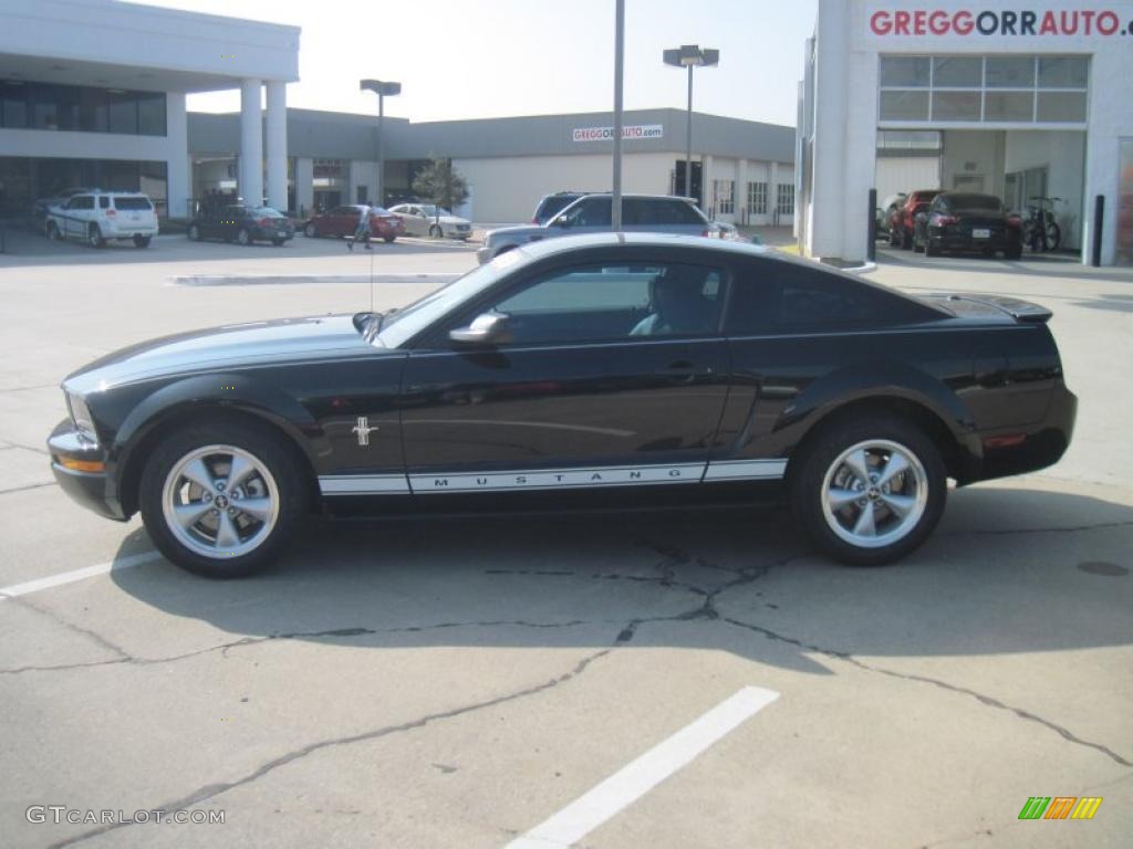 2007 Mustang V6 Premium Coupe - Black / Light Graphite photo #3