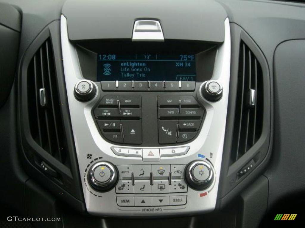 2011 Chevrolet Equinox LT Controls Photo #38831036