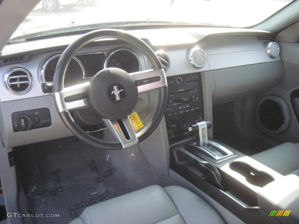 2007 Mustang V6 Premium Coupe - Black / Light Graphite photo #9