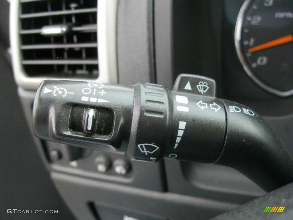 2009 Chevrolet Colorado LT Crew Cab Controls Photo #38831940