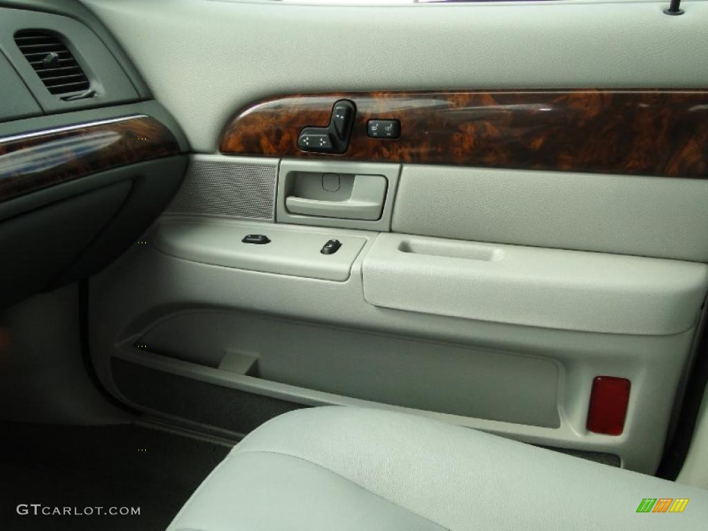 2004 Grand Marquis LS - Silver Birch Metallic / Light Flint photo #27