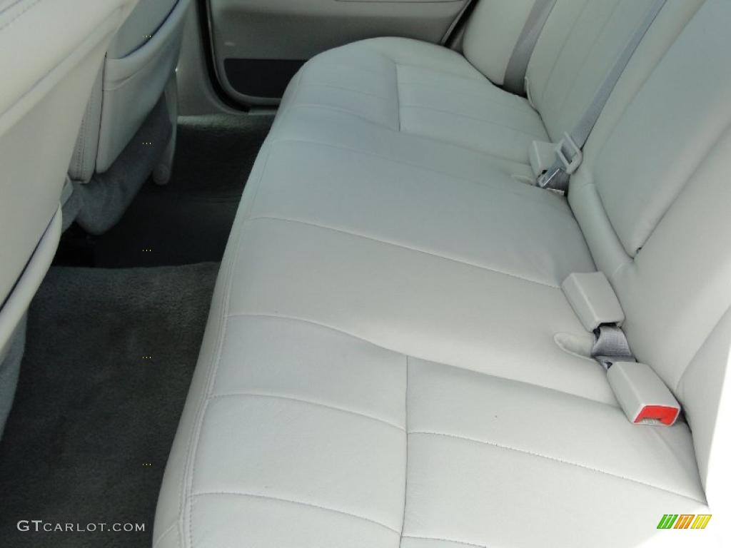 2004 Grand Marquis LS - Silver Birch Metallic / Light Flint photo #31