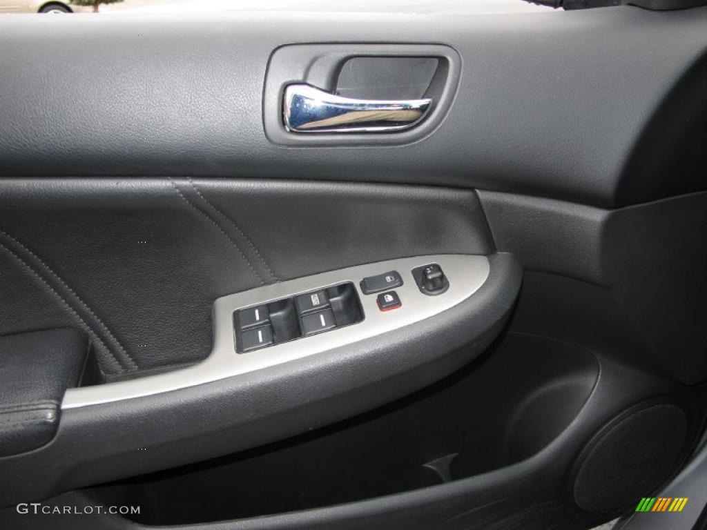 2003 Honda Accord EX V6 Sedan Controls Photo #38837412