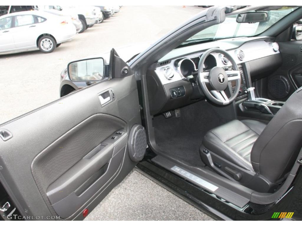 Dark Charcoal Interior 2009 Ford Mustang GT Premium Convertible Photo #38839924