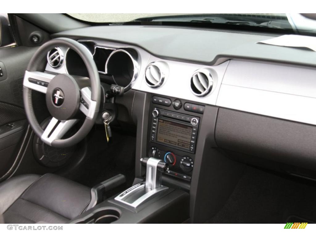 2009 Ford Mustang GT Premium Convertible Dark Charcoal Dashboard Photo #38839988