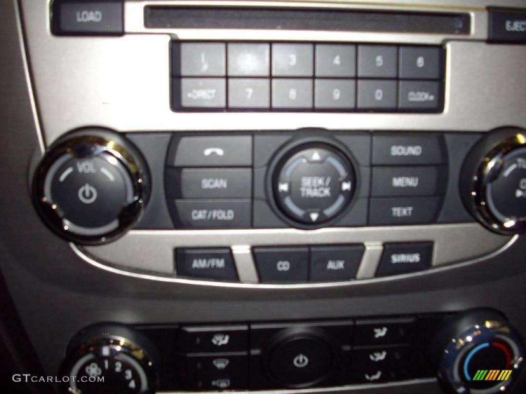 2010 Fusion SE V6 - Brilliant Silver Metallic / Charcoal Black photo #10