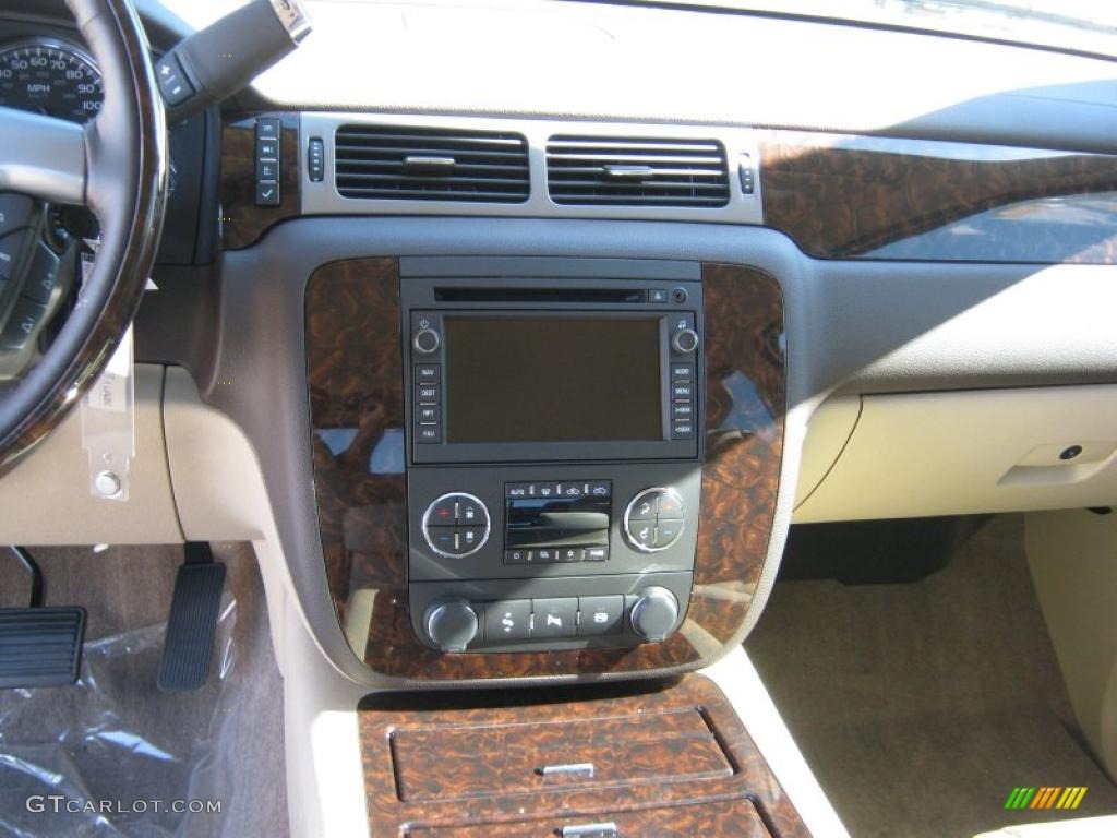 2011 GMC Sierra 3500HD Denali Crew Cab 4x4 Dually Controls Photo #38842872