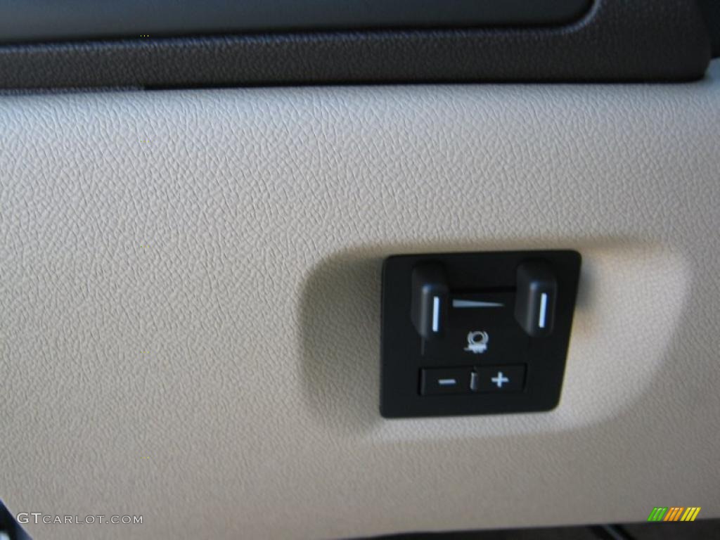 2011 GMC Sierra 3500HD Denali Crew Cab 4x4 Dually Controls Photo #38843000