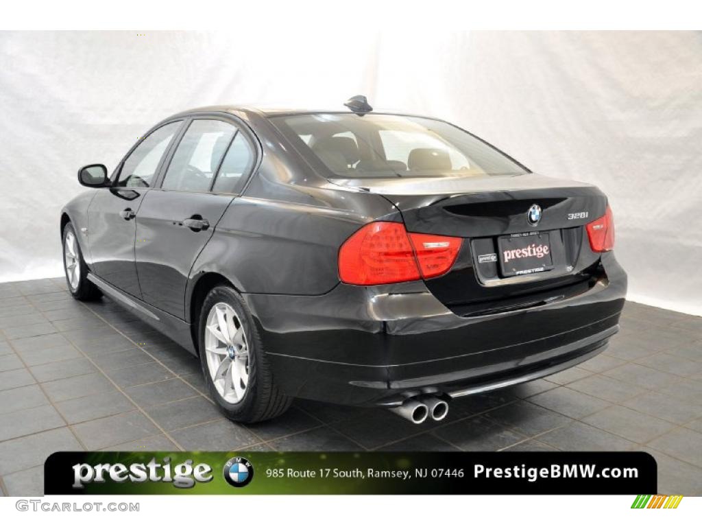 2010 3 Series 328i xDrive Sedan - Black Sapphire Metallic / Black photo #4