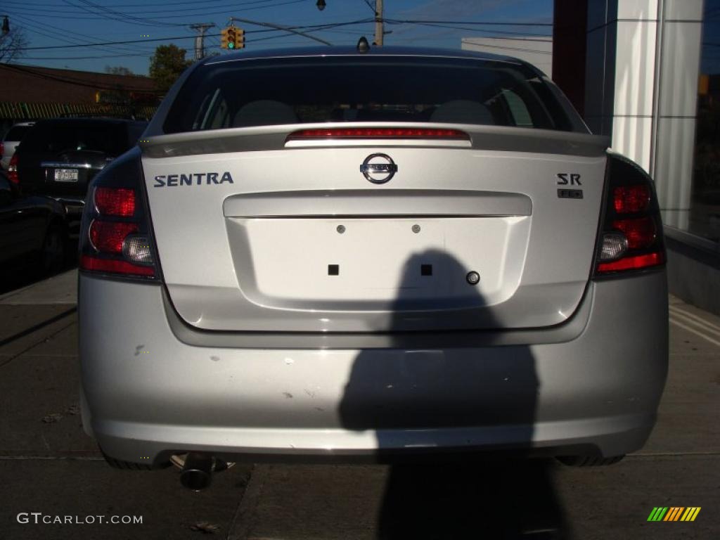 2009 Sentra 2.0 SR - Brilliant Silver / Charcoal photo #7