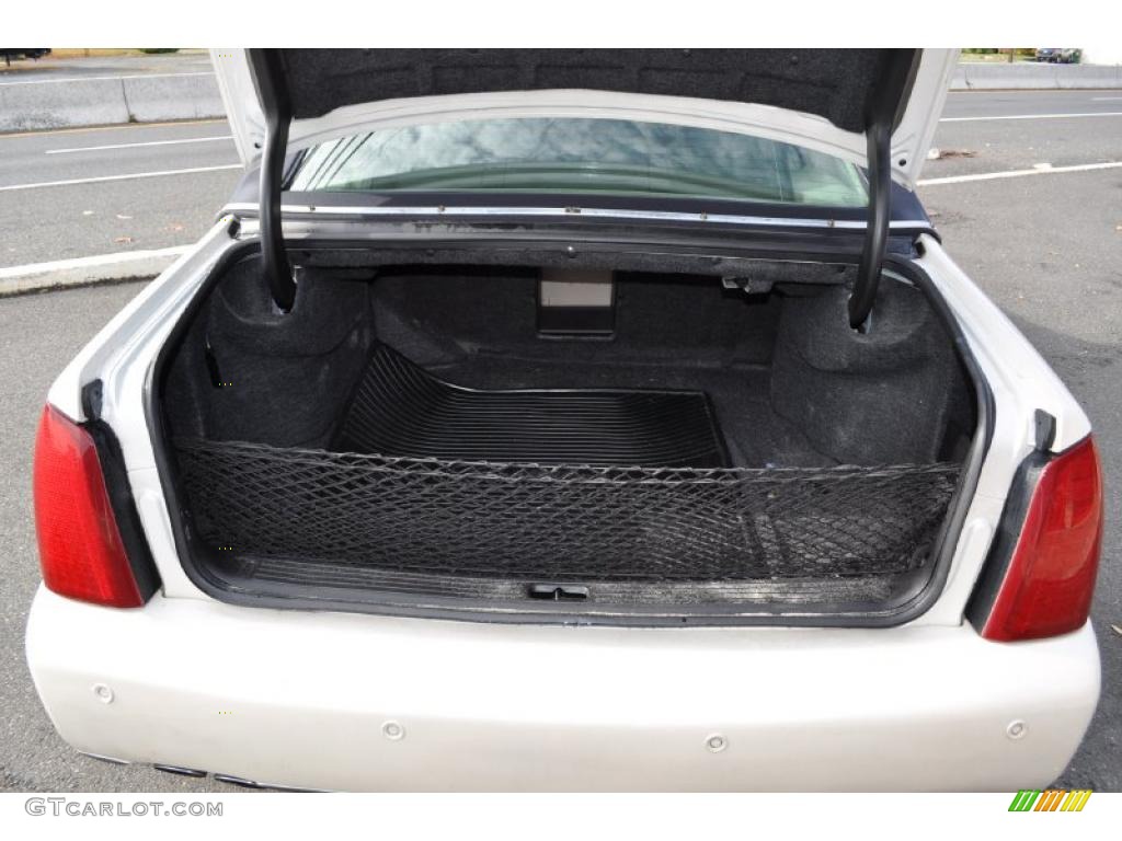 2002 Cadillac DeVille DHS Trunk Photo #38846876