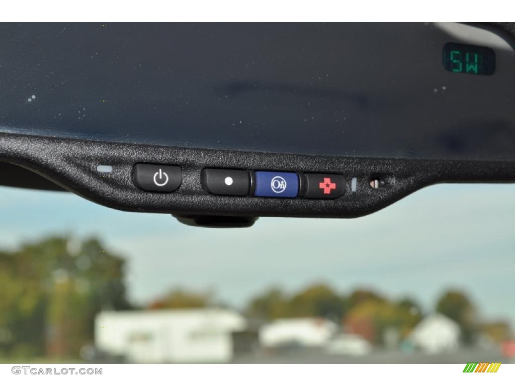 2002 Cadillac DeVille DHS Controls Photo #38847040