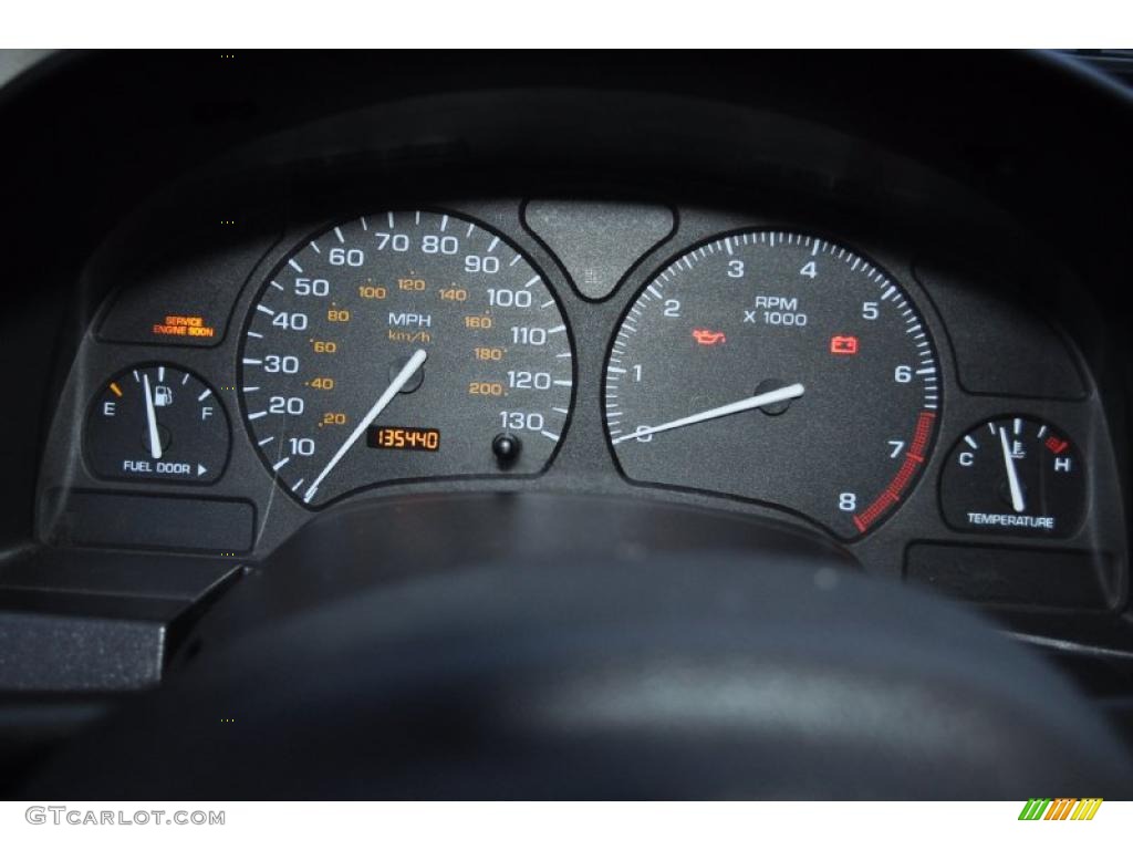 2002 Saturn VUE V6 AWD Gauges Photos