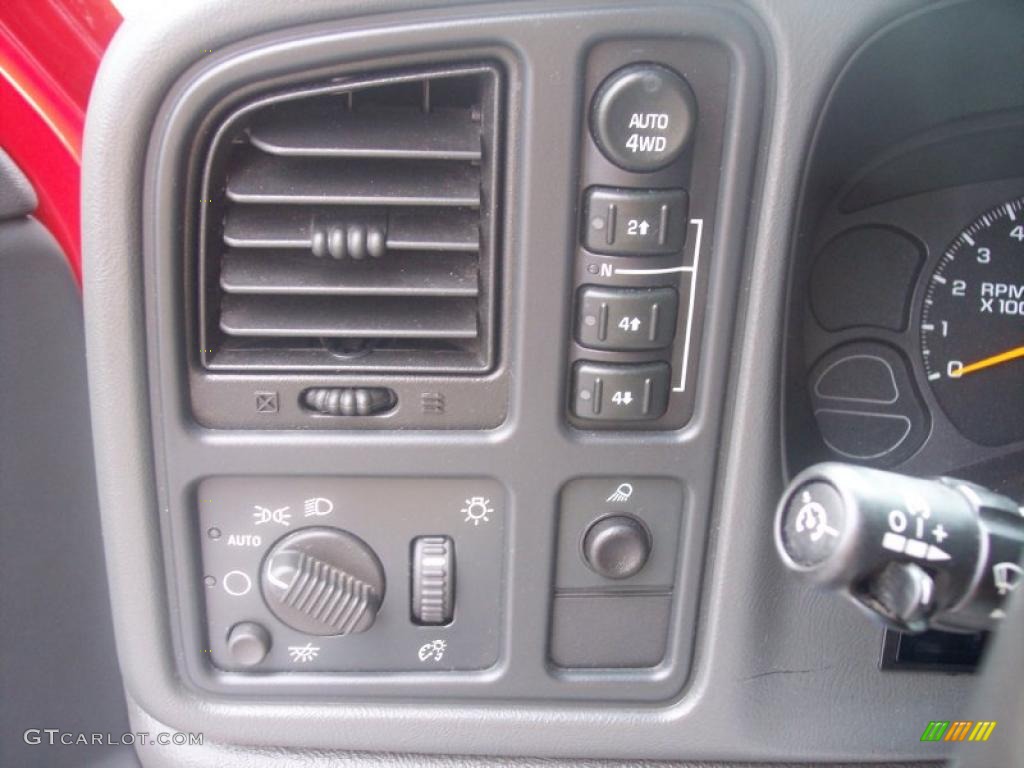 2003 Chevrolet Silverado 1500 LS Regular Cab 4x4 Controls Photo #38850268