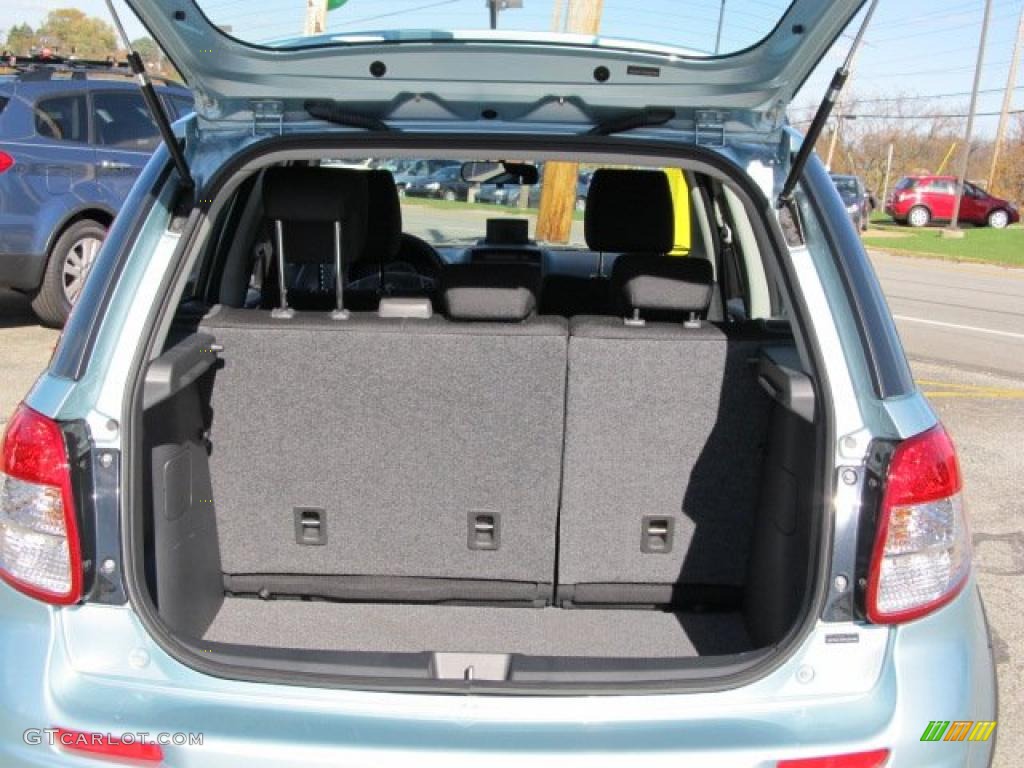 2009 Suzuki SX4 Crossover Touring AWD Trunk Photos