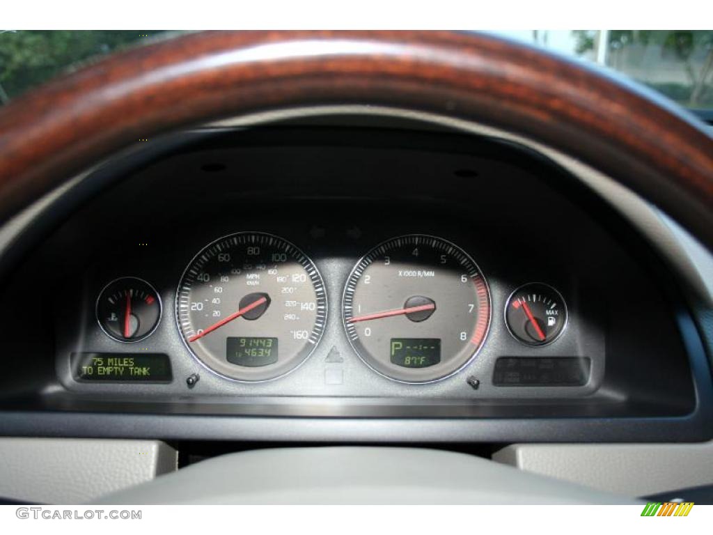 2004 XC90 T6 AWD - Silver Metallic / Taupe/Light Taupe photo #74