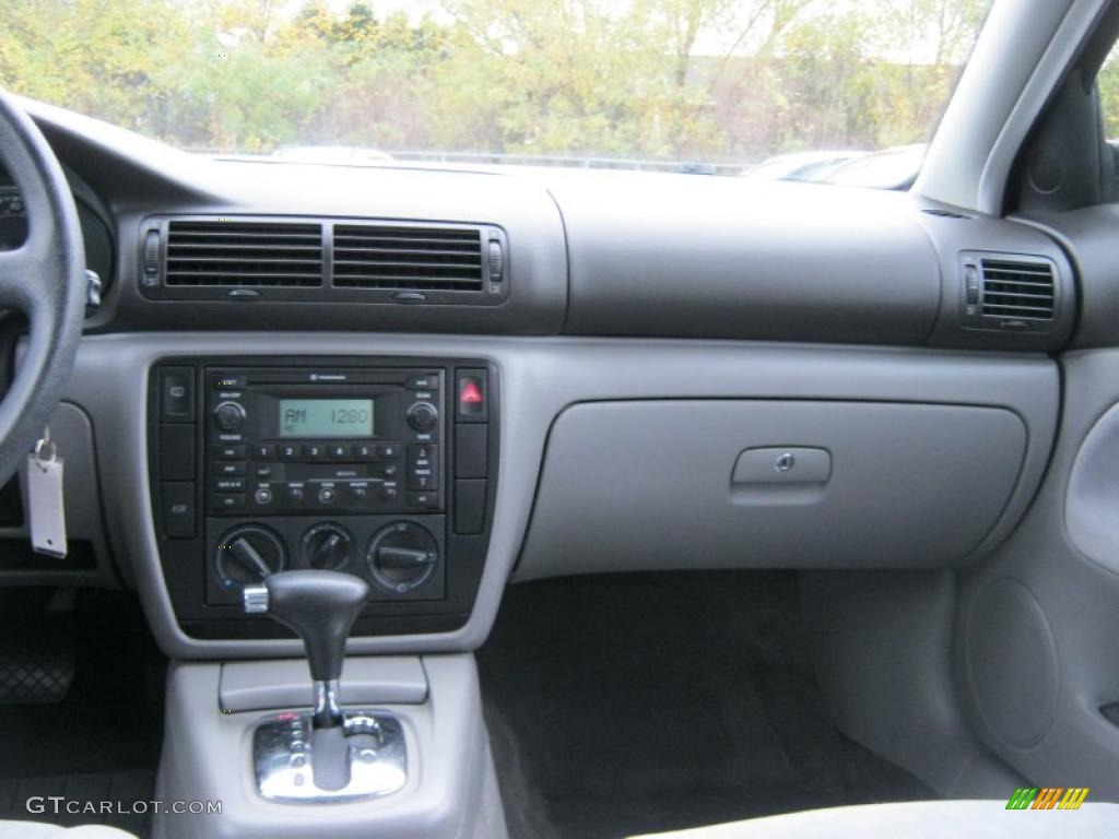 2003 Passat GLS Sedan - Black / Grey photo #19