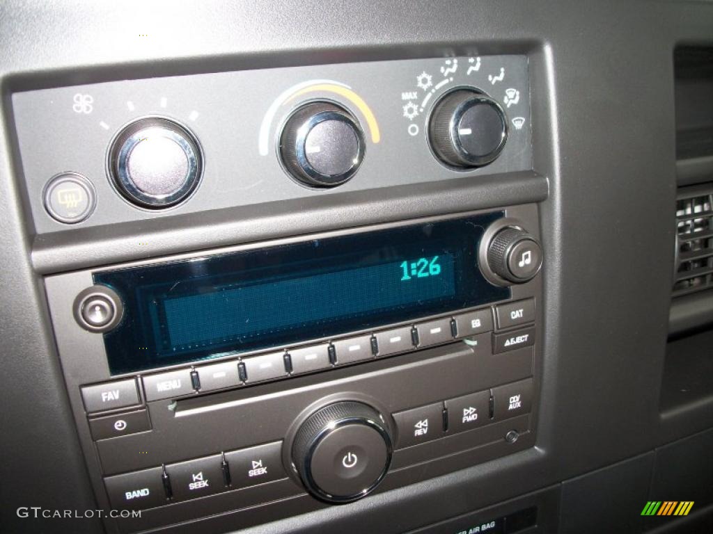 2011 Chevrolet Express LT 1500 Passenger Van Controls Photo #38852428