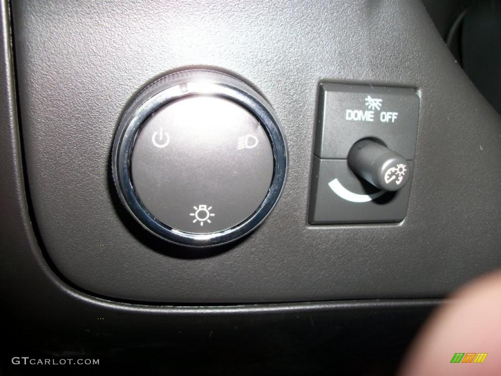 2011 Chevrolet Express LT 1500 Passenger Van Controls Photo #38852572
