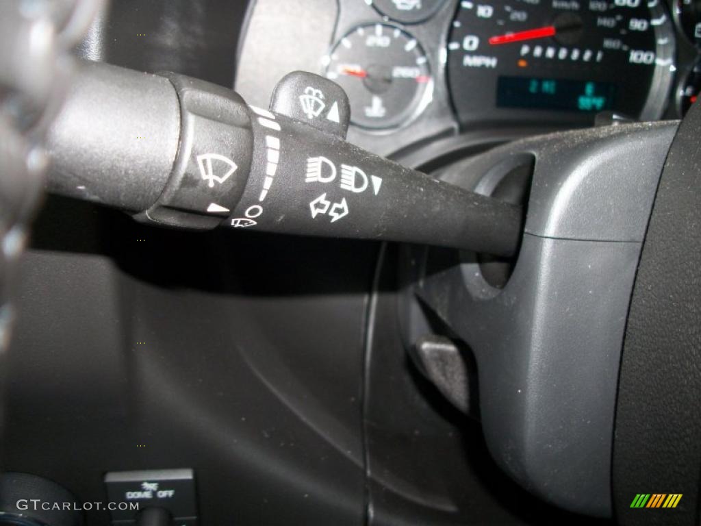 2011 Chevrolet Express LT 1500 Passenger Van Controls Photo #38852588
