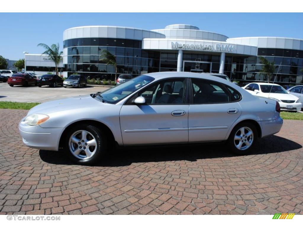 2002 Taurus SES - Silver Frost Metallic / Medium Graphite photo #2