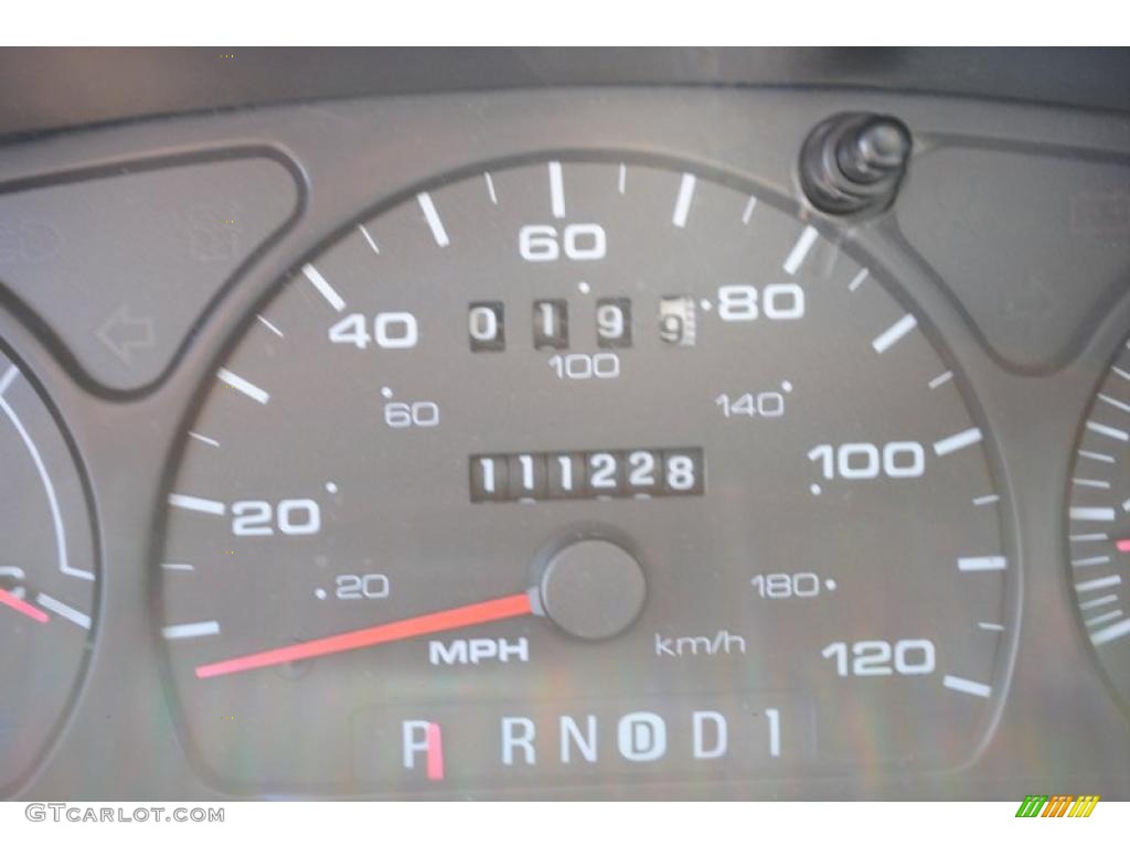 2002 Taurus SES - Silver Frost Metallic / Medium Graphite photo #16