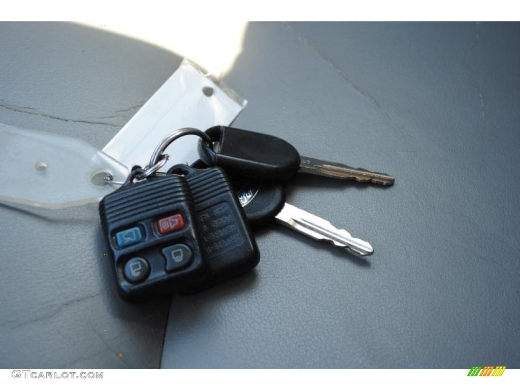 2002 Taurus SES - Silver Frost Metallic / Medium Graphite photo #20