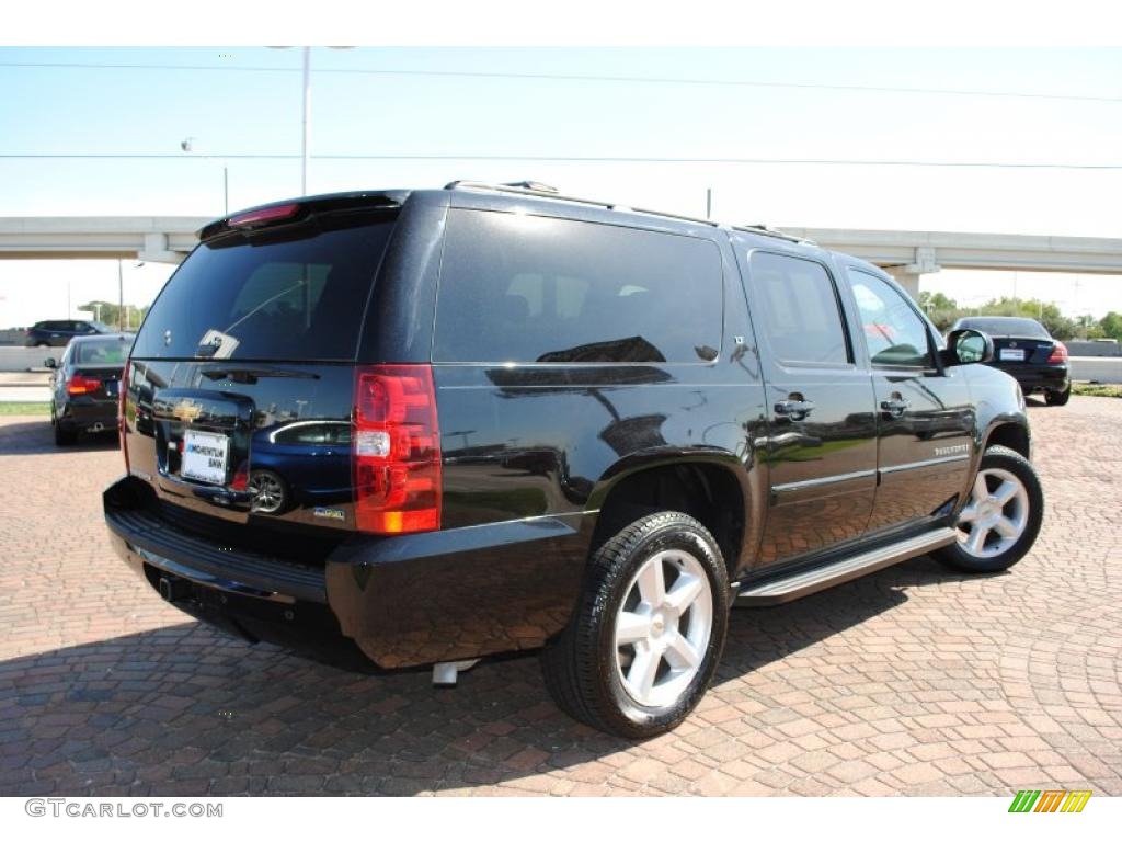 2008 Suburban 1500 LT - Black / Ebony photo #5