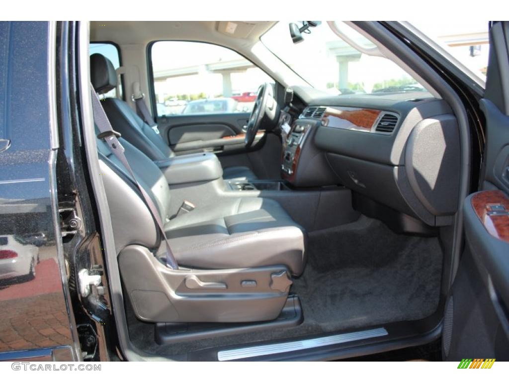 2008 Suburban 1500 LT - Black / Ebony photo #9