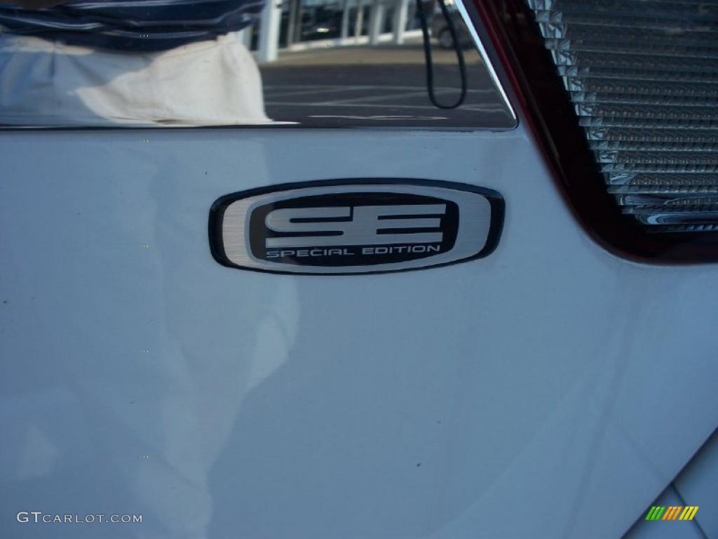 2011 Endeavor SE AWD - White Pearl / Medium Brown photo #24