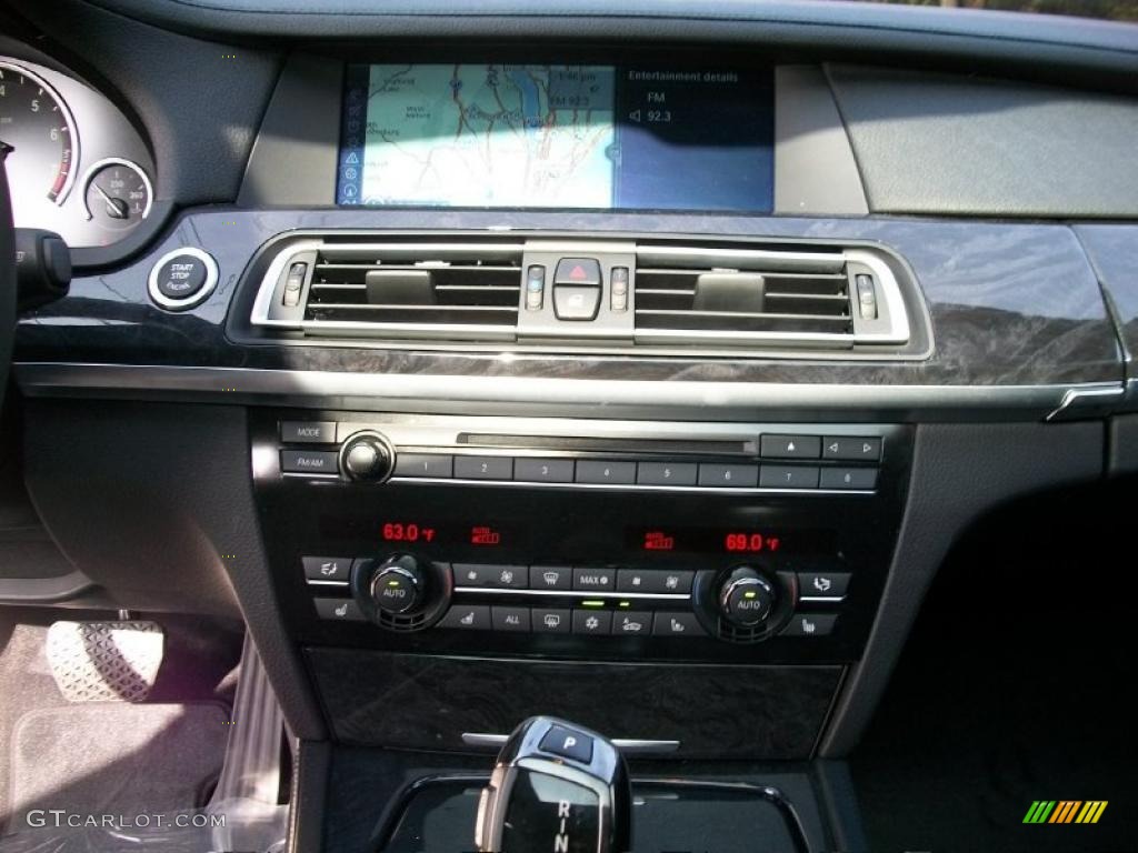 2010 BMW 7 Series 750Li Sedan Controls Photo #38861156
