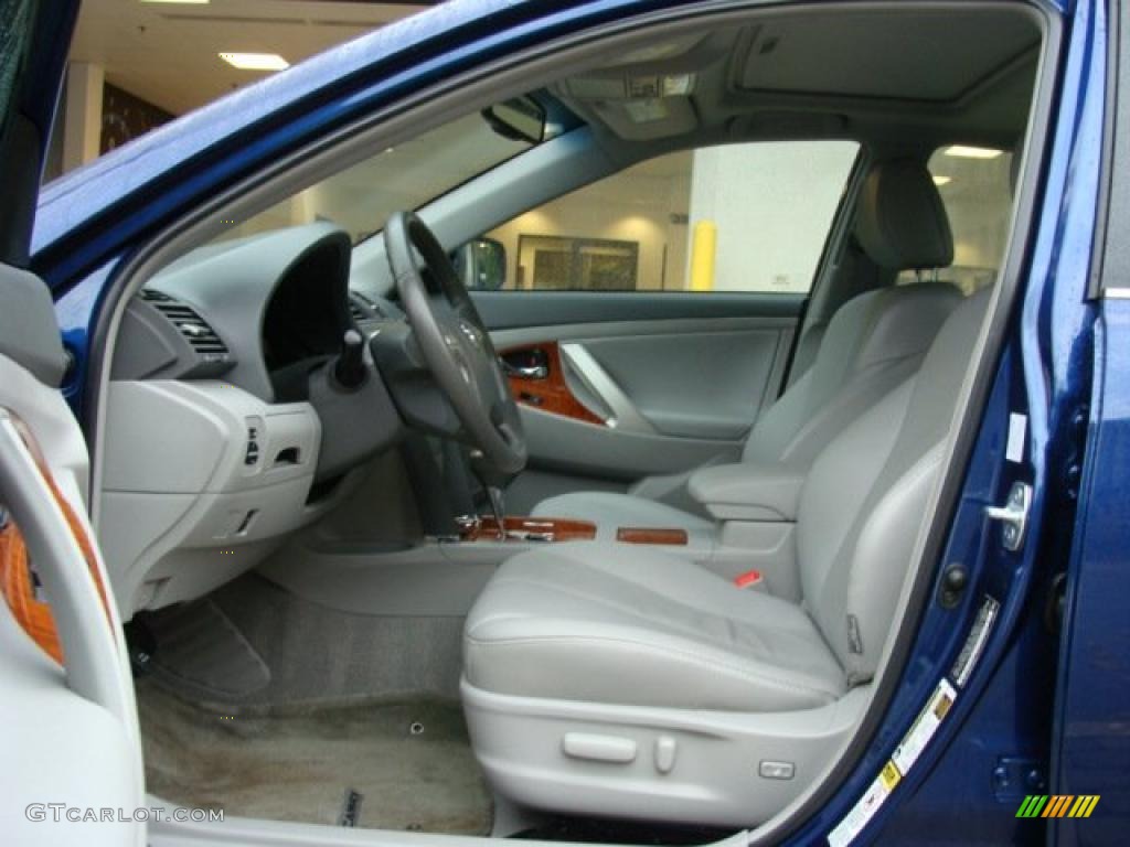 2010 Toyota Camry XLE V6 interior Photo #38864116