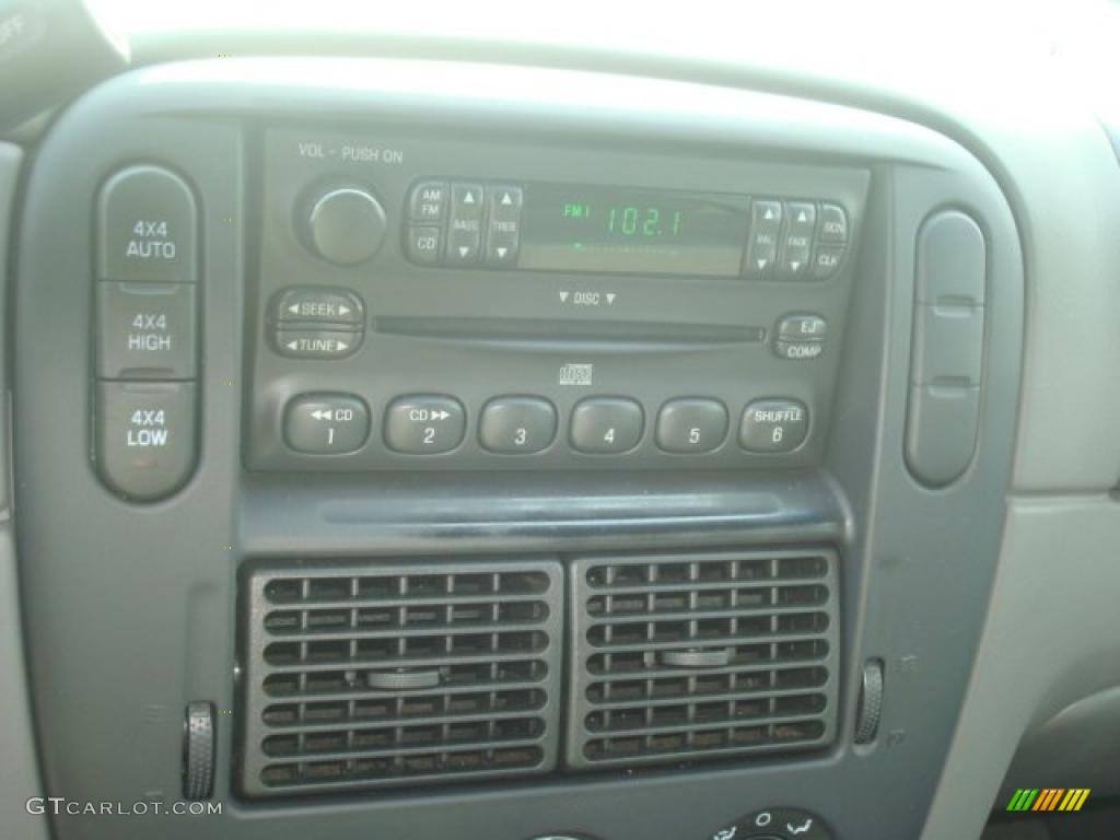 2004 Explorer XLS 4x4 - Dark Blue Pearl Metallic / Graphite photo #15