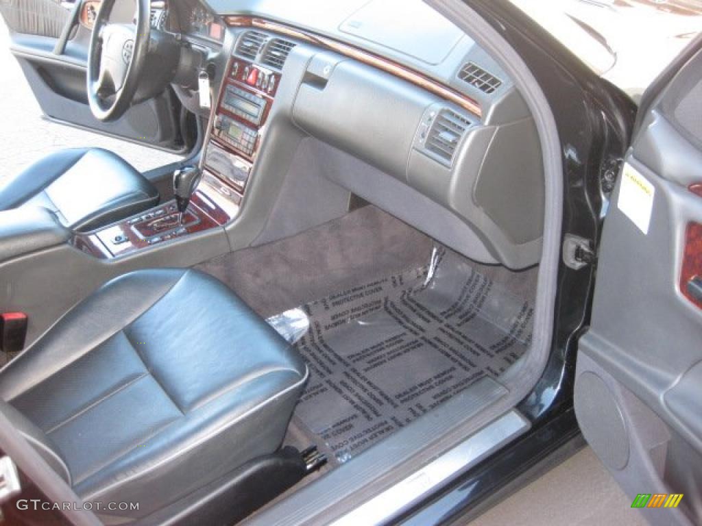 Charcoal Interior 2002 Mercedes-Benz E 320 4Matic Wagon Photo #38865208