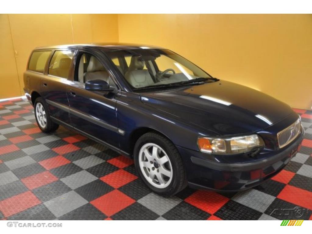 2004 V70 2.5T AWD - Nautic Blue Metallic / Beige/Light Sand photo #1