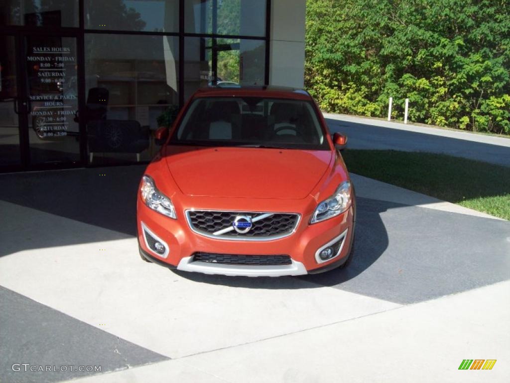 Orange Flame Metallic Volvo C30