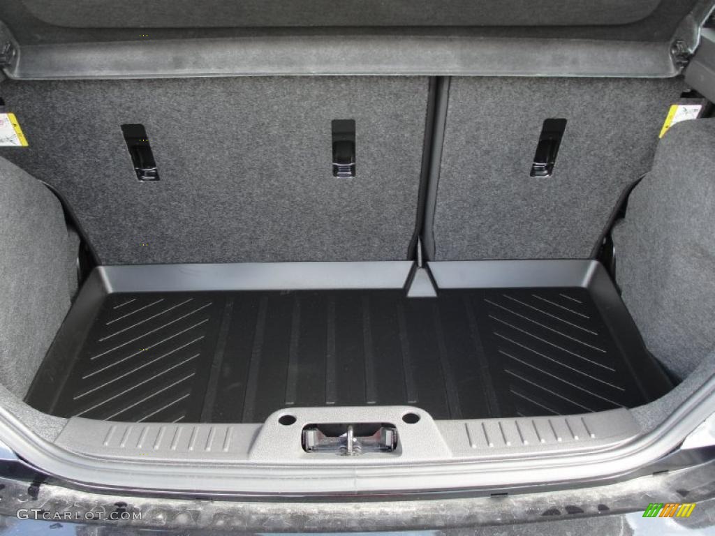 2011 Ford Fiesta SES Hatchback Trunk Photo #38875192