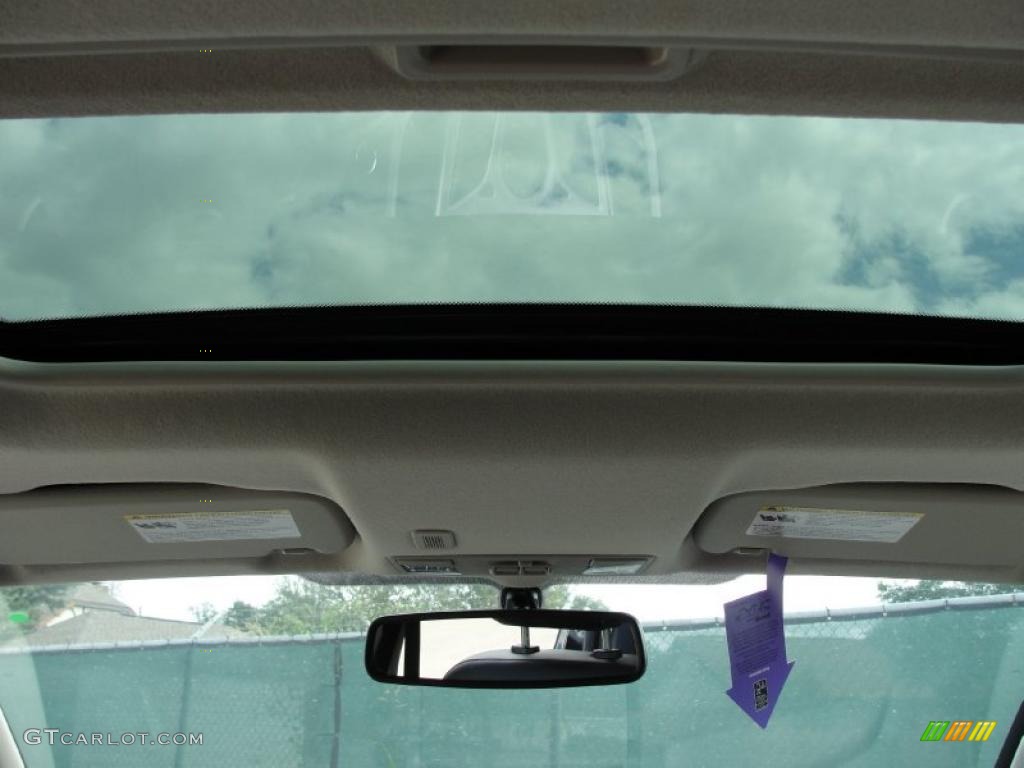 2011 Ford Fiesta SES Hatchback Sunroof Photo #38875296