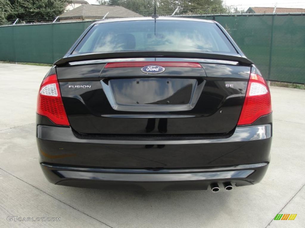 2011 Fusion SE - Tuxedo Black Metallic / Charcoal Black photo #4