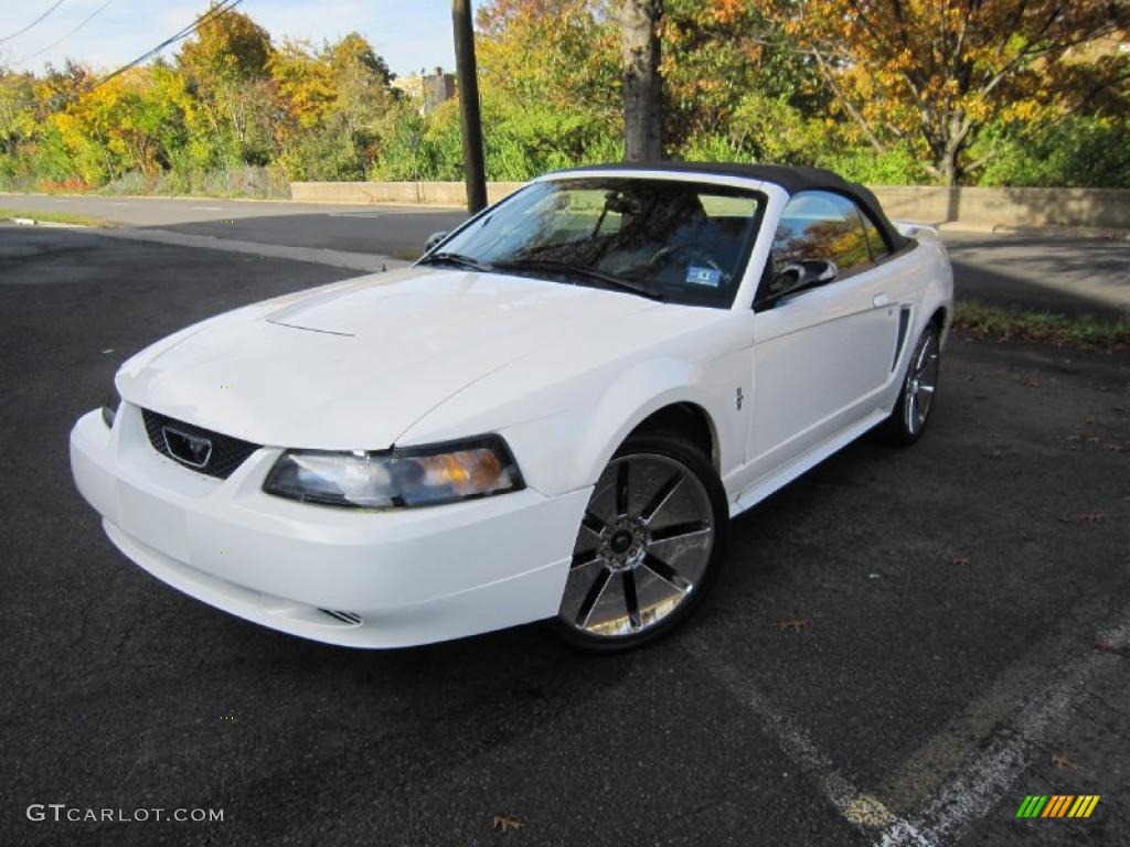 2003 Mustang V6 Convertible - Oxford White / Dark Charcoal photo #1