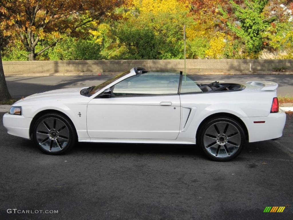 2003 Mustang V6 Convertible - Oxford White / Dark Charcoal photo #6