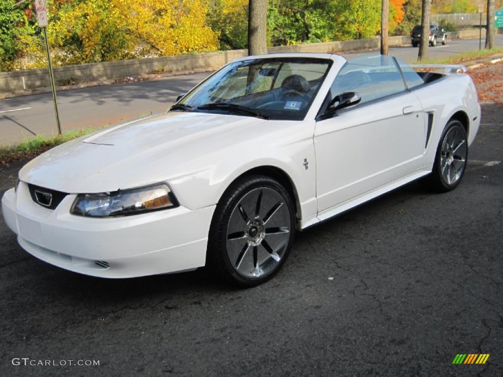 2003 Mustang V6 Convertible - Oxford White / Dark Charcoal photo #7