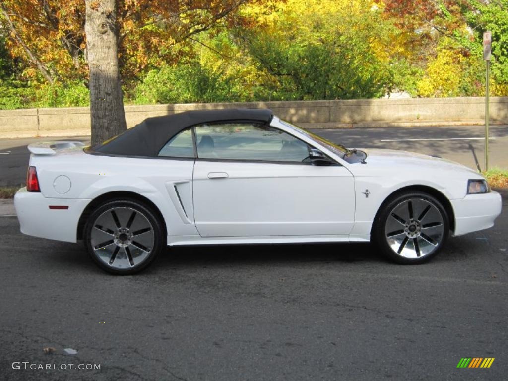 2003 Mustang V6 Convertible - Oxford White / Dark Charcoal photo #19