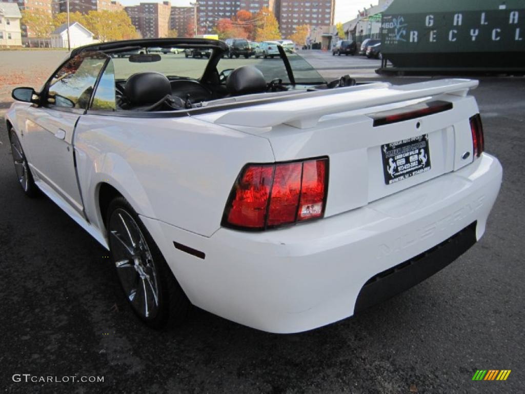 2003 Mustang V6 Convertible - Oxford White / Dark Charcoal photo #25