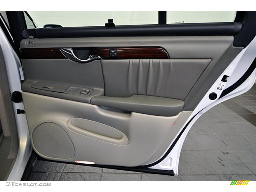 2005 Cadillac DeVille DHS Shale Door Panel Photo #38886221